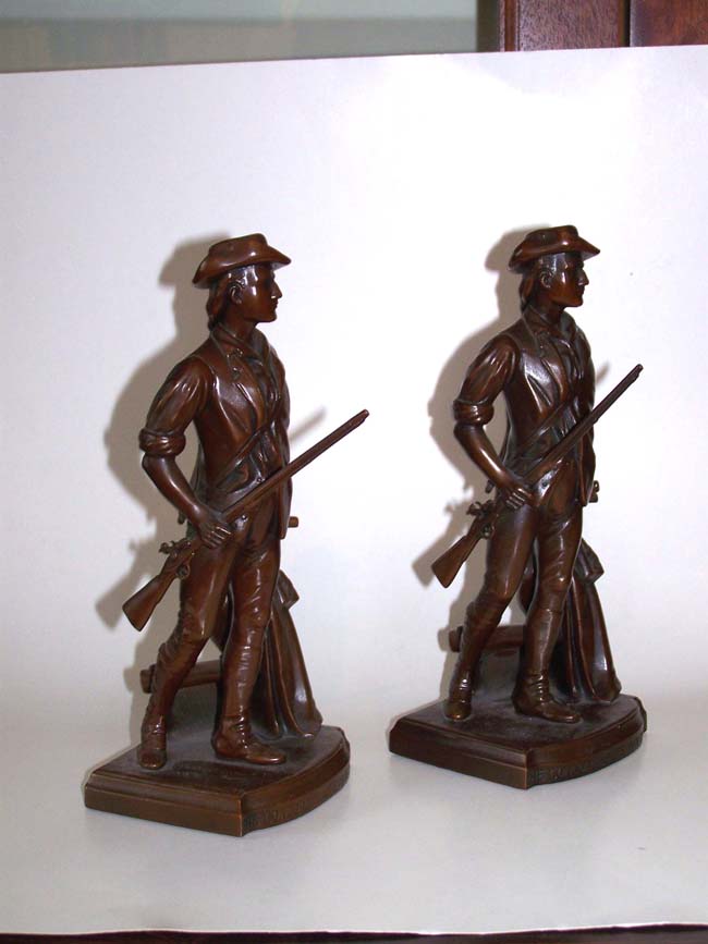 A Fine and Rare Pair of Antique Bookends circa 1930 depicting "The Minutemen of Concord 1775 — image 2
